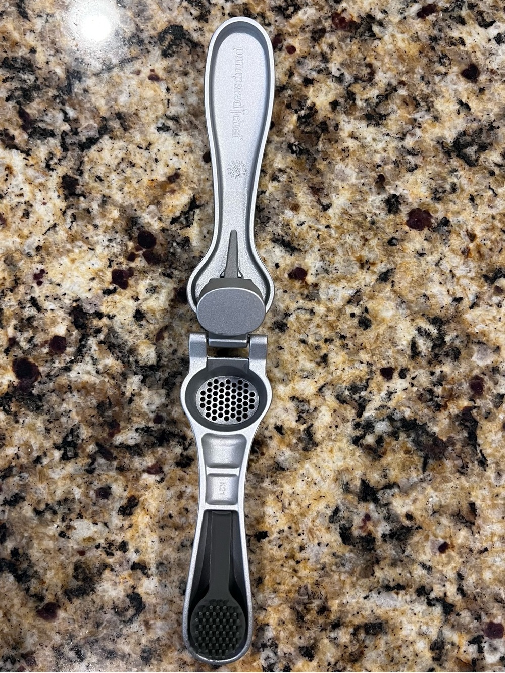 The Pampered Chef Garlic Press - Picture 5 of 8